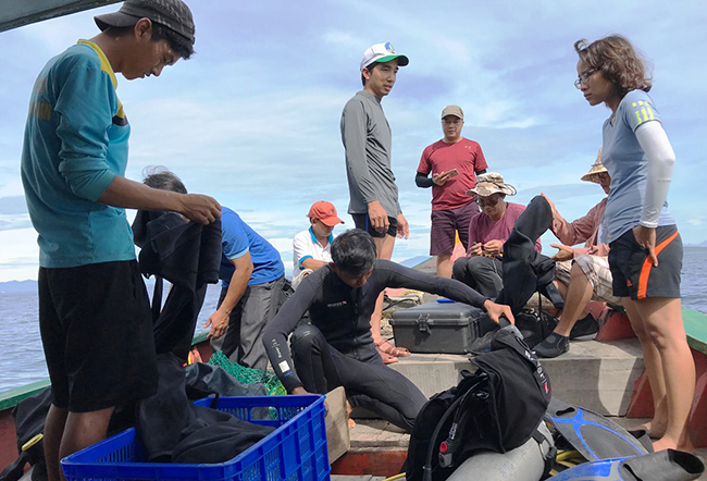 Ban Quản lý Khu bảo tồn biển Cù Lao Chàm thường xuyên kiểm tra tình hình bảo vệ san hô, hệ sinh thái biển. Ảnh: Phạm Minh