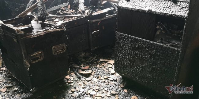 Ngoài thiết bị âm thanh ánh sáng của Cung còn có các thiết bị của đơn vị tổ chức đêm nhạc của ca sỹ Quang Hà bị cháy. Ảnh: Phạm Hải