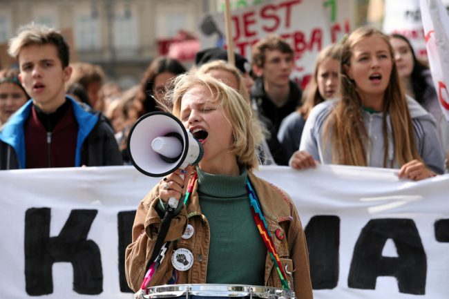 Các sinh viên ở Ba Lan cũng hưởng ứng cuộc biểu tình toàn cầu