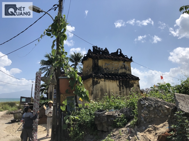 Làng nước mắm Nam Ô có khá nhiều di tích đang chìm dần vào hoang phế.