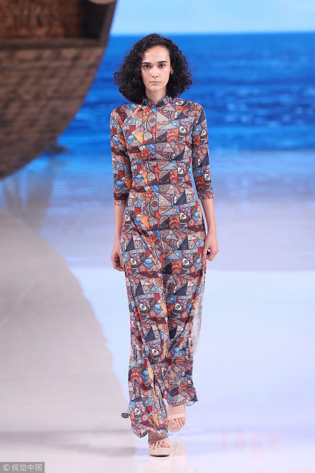 Dù có sự tương đồng nhưng áo dài và sườn xám luôn dễ dàng nhận ra bởi sự khác biệt