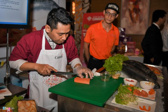 Cả hai nước đã thực hiện Thỏa thuận toàn diện và tiến bộ cho quan hệ đối tác xuyên Thái Bình Dương (CPTPP). CPTPP sẽ cắt giảm nhiều loại thuế cho các mặt hàng trao đổi thương mại giữa Canada và Việt Nam và sẽ đem đến các sản phẩm chất lượng cao của Canada có giá cả phải chăng hơn cho người tiêu dùng Việt Nam.