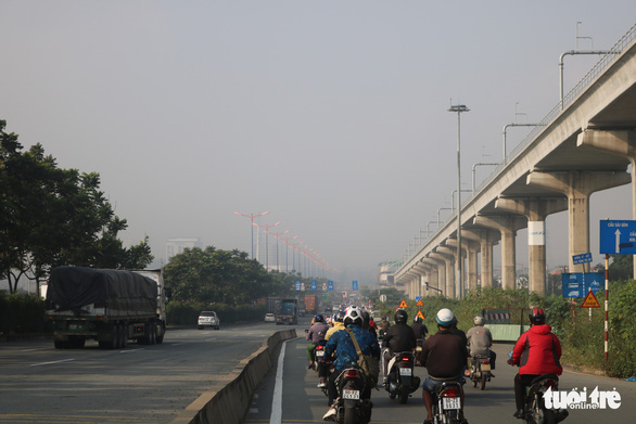 Tầm nhìn hạn chế do sương mù - Ảnh: THU HIẾN