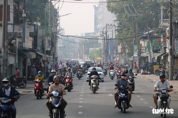 Sương mù tồn tại là đà ở tầm thấp - Ảnh: NGỌC PHƯỢNG