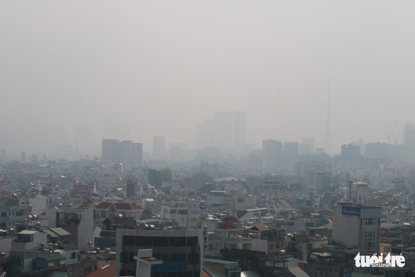 Khu vực quận Phú Nhuận mù sương - Ảnh: NGỌC PHƯỢNG