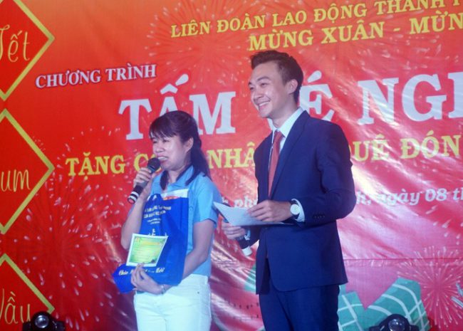 Chị Nguyễn Thị Lê đã 11 năm chưa được về quê ăn Tết, chia sẻ tại chương trình