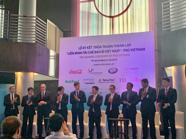 Liên minh PRO Việt Nam đánh dấu sự hợp tác đầu tiên của các doanh nghiệp vốn đang cạnh tranh nhau trên thương trường, nay hợp tác vì mục tiêu xây dựng môi trường xanh và nền kinh tế bền vững