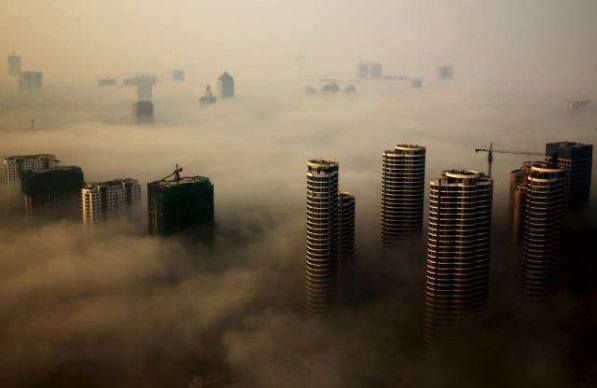 Tổ chức Y tế Thế giới (WHO) cảnh báo, không ai có thể an toàn trước ô nhiễm không khí. Cứ 10 người thì có 9 người trên hành tinh đang hít thở bầu không khí bị ô nhiễm. Điều này dẫn tới cuộc khủng hoảng sức khỏe trên toàn cầu, vốn đã khiến 7 triệu người chết mỗi năm
