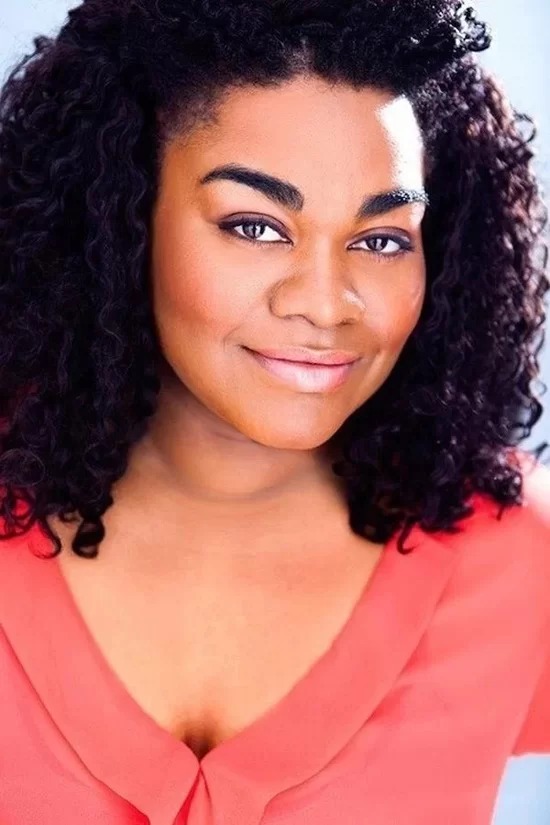 Da’Vine Joy Randolph, sinh năm 1986, xuất thân từ sân khấu nhạc kịch Broadway, từng được đề cử giải Tony. Cô tạo dấu ấn trong làng điện ảnh khi đóng series hài On Becoming a God in Central Florida của đài Showtime và series Empire của FOX. Tháng 9, Da'Vine có vai diễn điện ảnh trong Dolemite Is My Name cùng tài tử Eddie Murphy.