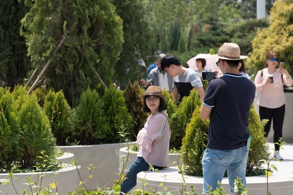 Từ khi mở cửa rất nhiều người đã tới đây.