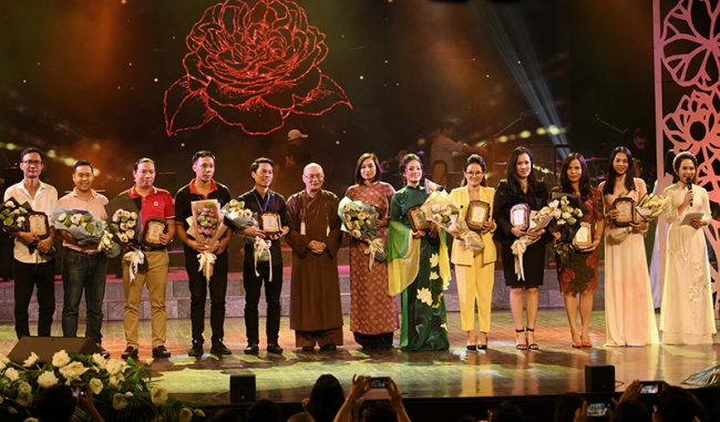 Chương trình Tứ Ân mừng Vu Lan báo hiếu thực sự là một bản hoà ca mềm mại đầy lôi cuốn với nhiều cung bậc cảm xúc giữa Đạo và Đời.