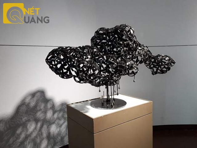 Một tác phẩm của cuộc triển lãm.