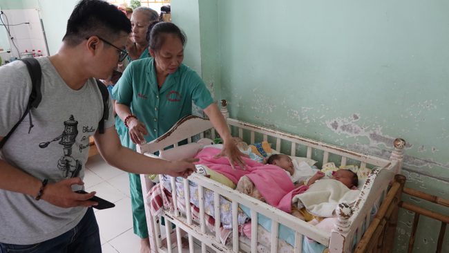 Các bé rất ngoan và đang say giấc ngủ an lành..