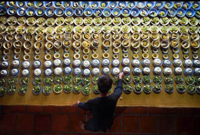 Bày cỗ ở Vũng Tàu (Ảnh Huu Tam)