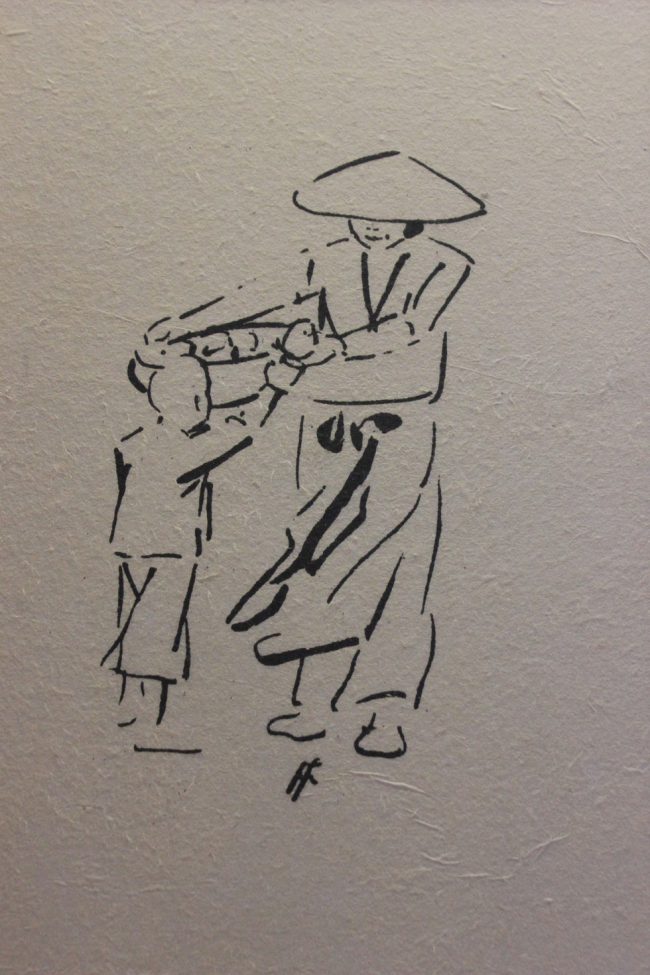 Niềm hạnh phúc của những đứa trẻ khi nhận được một món quà vặt mua trên đường phố có lẽ thời nào cũng giống nhau.