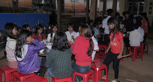 Học sinh được chăm sóc theo chế độ nội trú