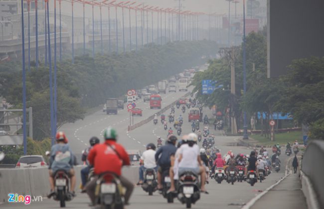 Các loại bụi tăng 25-50% trong các ngày qua gây ảnh hưởng xấu đến sức khỏe người dân. Ảnh: Quỳnh Danh