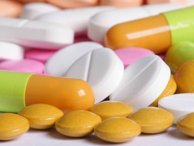 Người dân không nên tự ý dùng thuốc kháng sinh mà phải tuân theo chỉ định của bác sĩ Ảnh: Shutterstock