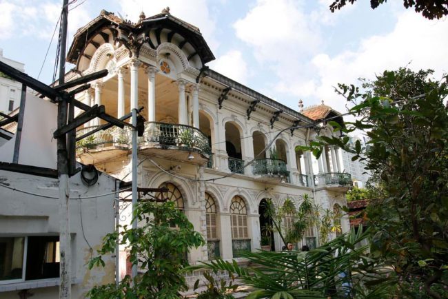 Biệt thự 110 - 112 Võ Văn Tần (quận 3, TP.HCM) đã có kế hoạch trùng tu để trả lại một kiến trúc ẩn chứa nhiều giá trị Việt Nam. Ảnh: Trung Dũng