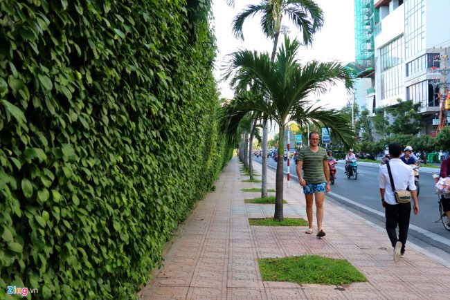 Khu resort Ana Mandara kéo dài gần 400m đường Trần Phú.