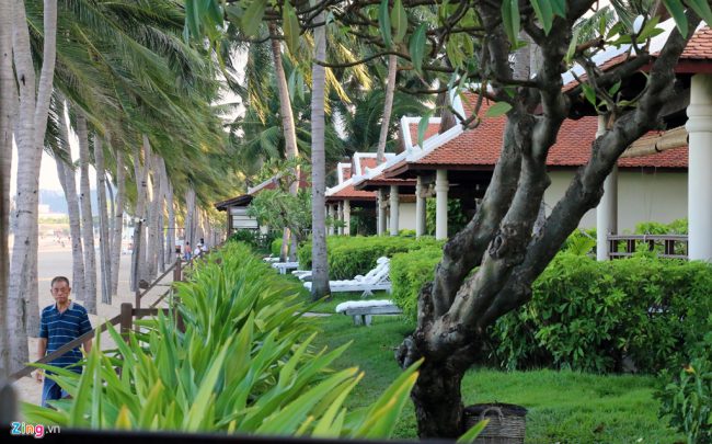 Hơn 10 năm trước, UBND tỉnh Khánh Hòa chủ trương di dời khu resort Ana Mandara, hoàn trả không gian thông thoáng bờ biển Trần Phú, tăng diện tích công viên phục vụ cộng đồng và du khách.