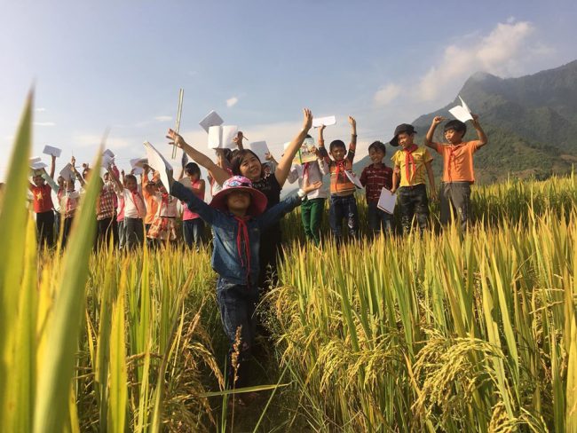 Những bức ảnh này do chính học sinh trong lớp của cô Diệu chụp lại. Vì vậy, đối với cô đây là những bức ảnh rất đẹp.