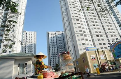 Nhà ở luôn là mối quan tâm hàng đầu của người dân TP.HCM. Trong ảnh: Căn hộ chung cư trên đường Nguyễn Văn Linh, TP.HCM