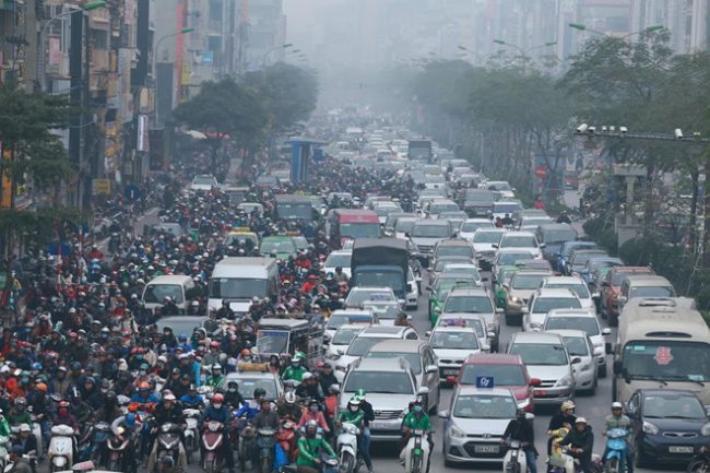 Hà Nội hiện có khoảng 6,6 triệu phương tiện giao thông, trong đó có 5,9 triệu xe máy Ảnh: Gia Hân