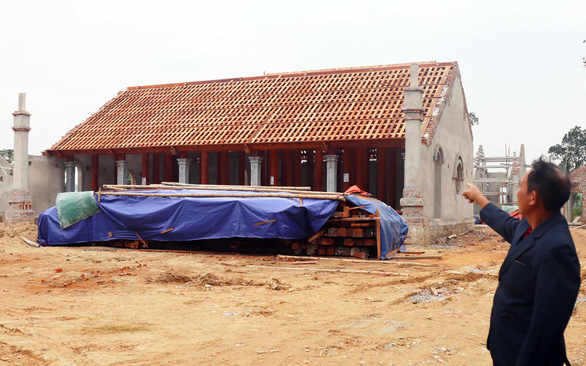 Chùa Linh Sâm đang được xây dựng xâm lấn vào khu vực đất bảo vệ đền Hữu ở xã Thanh Yên, huyện Thanh Chương, Nghệ An