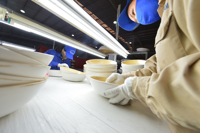 Những người thân trong một gia đình cùng làm chung một công ty không có vấn đề gì, thậm chí rất tốt. Ảnh: Quốc Tuấn