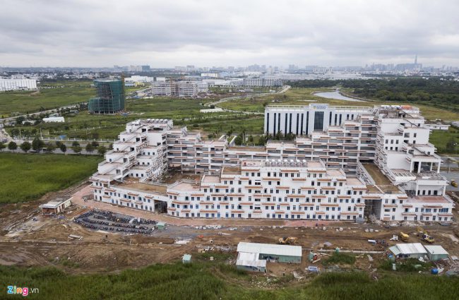 Hiện tại, nhiều dự án đào tạo của những đại học trong và ngoài nước, trung tâm công nghệ đã, đang được xây dựng giữa trung tâm khu công nghệ.