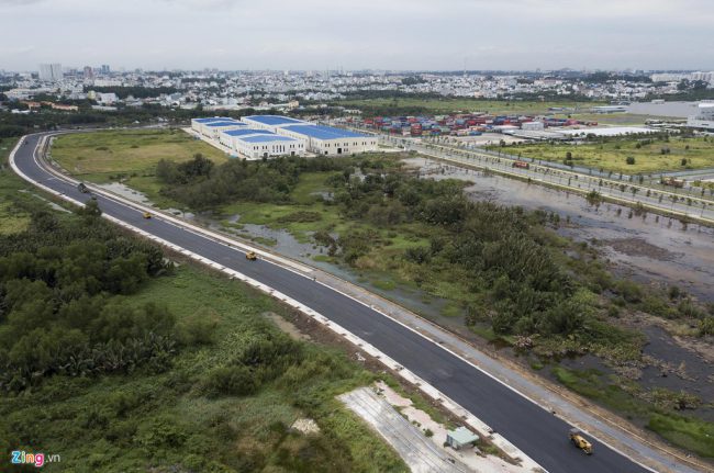 TP.HCM mong muốn xây dựng một khu đô thị sáng tạo tại phía đông, trên diện tích quận 2, 9 và Thủ Đức. Khu đô thị này sẽ tích hợp Khu công nghệ cao (quận 9), Khu đô thị mới với trung tâm tài chính Thủ Thiêm (quận 2) và 12 trường đại học có trên 12.000 tiến sĩ, giảng viên và 70.000 sinh viên tại Thủ Đức). 