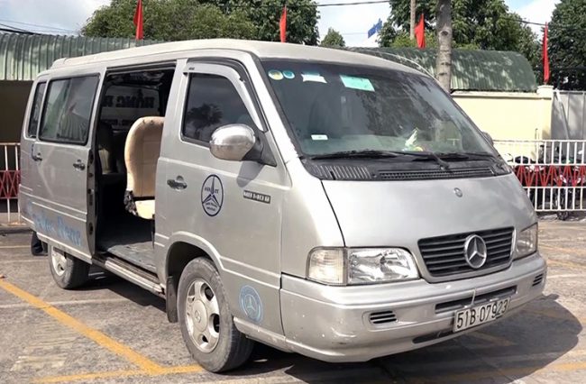 Ôtô xảy ra sự cố bị tạm giữ tại trụ sở Công an Biên Hòa. Ảnh: Phước Tuấn.