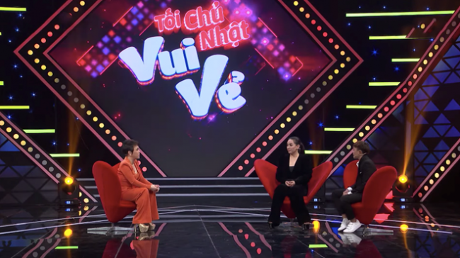 Phi Nhung bị Hồ Văn Cường "tố" mê trai trên sóng truyền hình Ảnh: Chụp màn hình