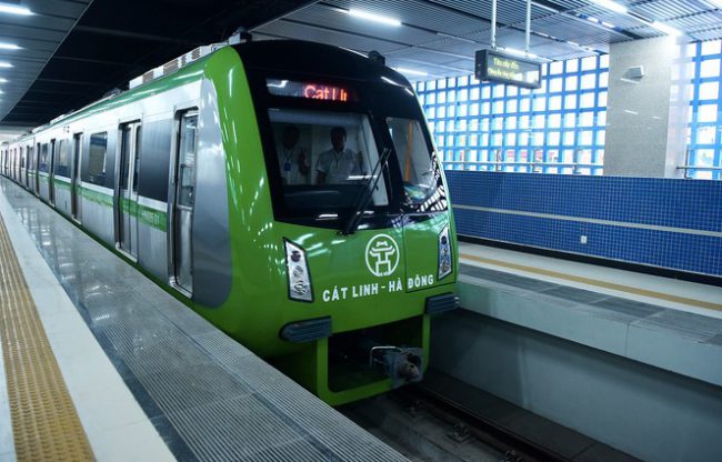 Tàu điện tuyến Cát Linh - Hà Đông chạy thử để nghiệm thu ngày 29/10. Ảnh: Giang Huy.