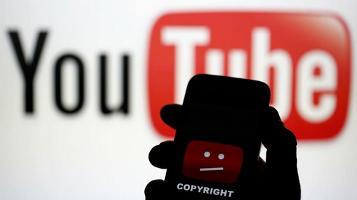 YouTube thêm nhiều quyền hơn nhằm kiểm soát video tải lên trong điều khoản mới. Ảnh: France24.