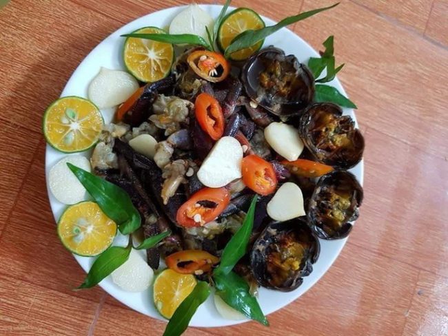 Ba khía muối được chế biến thành món ăn