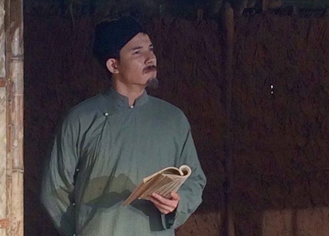 Tạo hình Nguyễn Du lúc trưởng thành do diễn viên Sỹ Hưng thủ vai. Ảnh: Đức Hùng