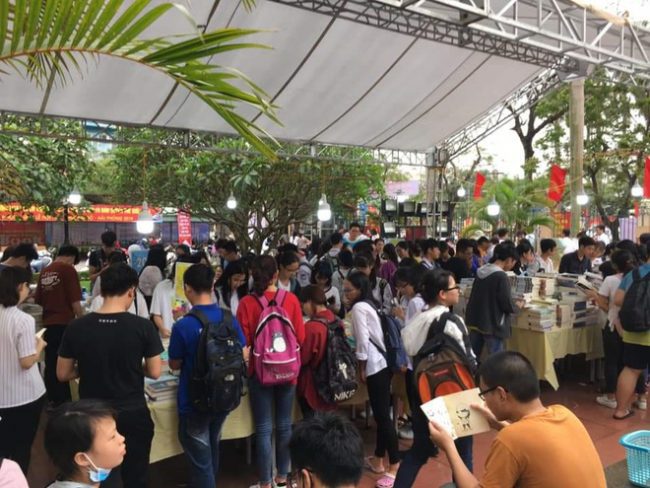 Hình ảnh tại Hội sách xả kho cuối năm 2018.