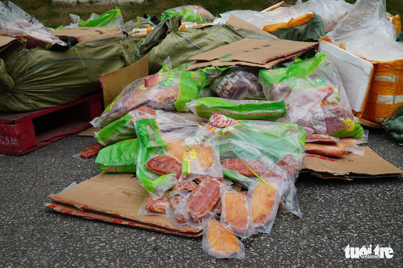 Bao bì nhãn mác đều in chữ Trung Quốc