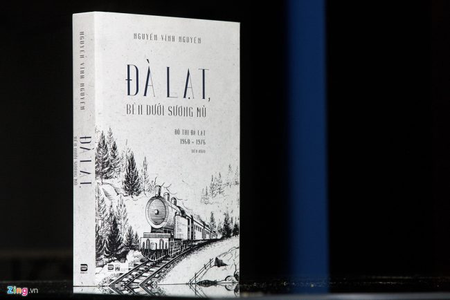 Sách Đà lạt bên dưới sương mù.