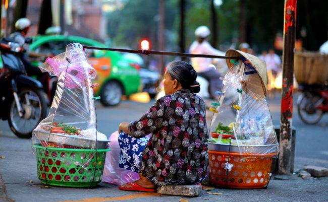 Là mảnh đất hội tụ người khắp mọi miền, nên những tiếng rao ở đất Sài Gòn còn mang theo cả âm điệu, phương ngữ từ nơi họ đã ra đi Ảnh: Ngọc Dương
