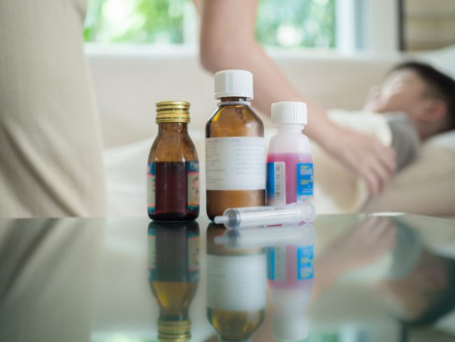 Bệnh nhi nhiễm cúm cần được cân nhắc trước khi kê đơn thuốc Ảnh: Shutterstock