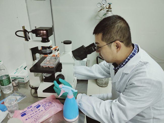 TS.Trần Ngọc Tuấn đang làm nghiên cứu sau tiến sĩ tại ĐH Shantou (Trung Quốc).