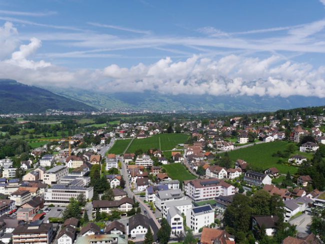 Schaan là thành phố lớn nhất Liechtenstein với chỉ khoảng 6.000 người dân sinh sống. Thủ đô Vaduz cách đó hơn 17 km cũng chỉ có 5.400 cư dân. Ảnh: Getty.