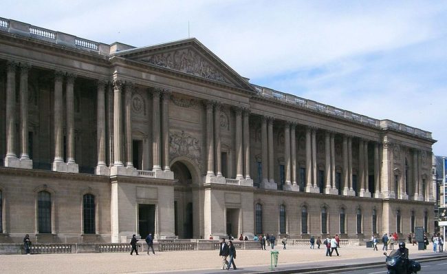 Điện Louvre - đôi cột Conrinthian tuyệt phẩm của Perrault. Ảnh: Wiki
