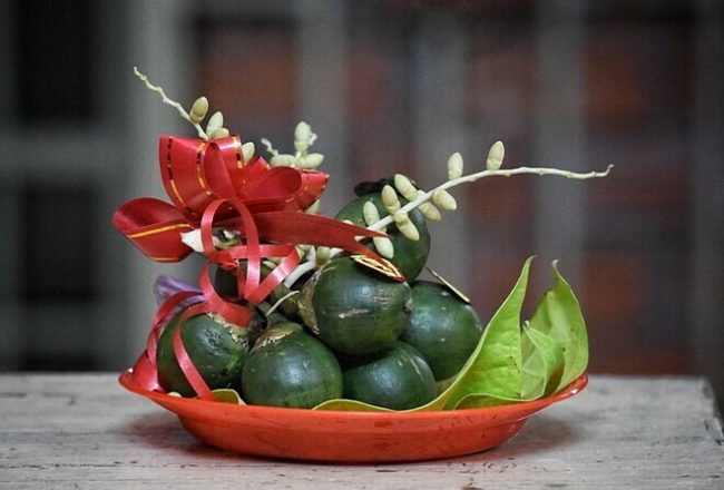 Trầu cau là một nét đẹp trong văn hóa người Việt. Ảnh: Flickr