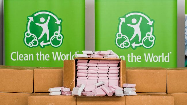 xa-bong-con-thua-o-khach-san