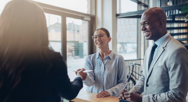 dau-tu-khach-san-xanh