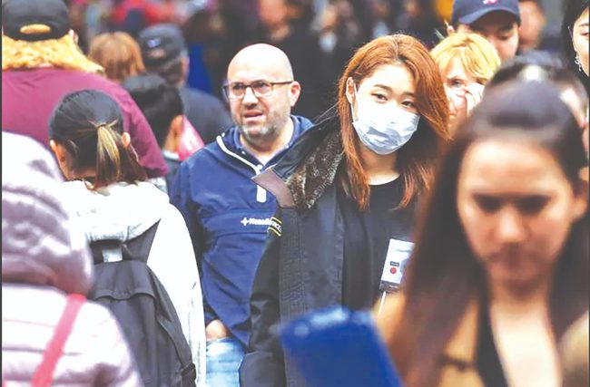 tu-chiec-khau-trang-chong-Covid-19